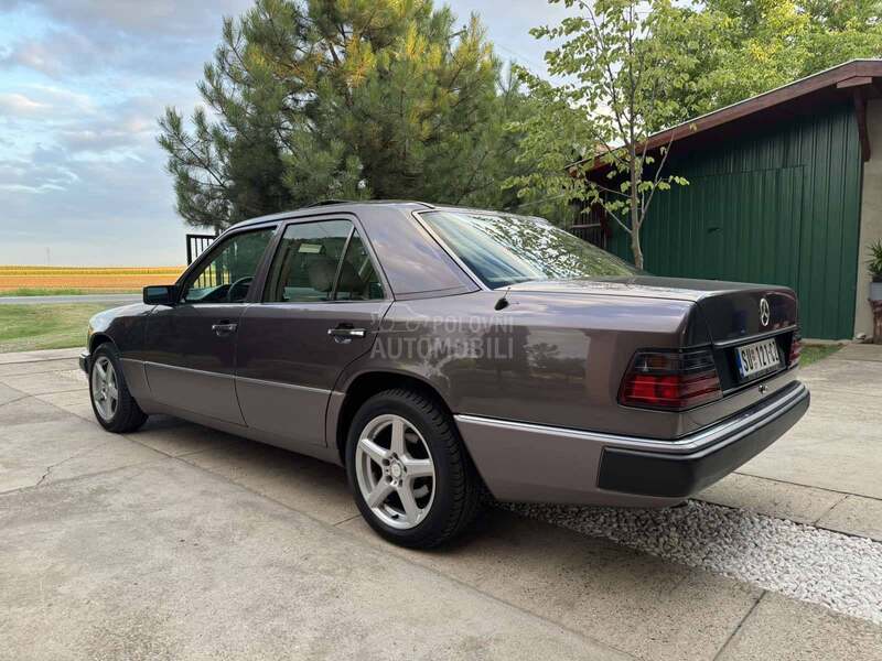 Mercedes Benz W124 200D
