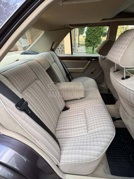 Mercedes Benz W124 200D