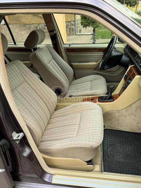 Mercedes Benz W124 200D