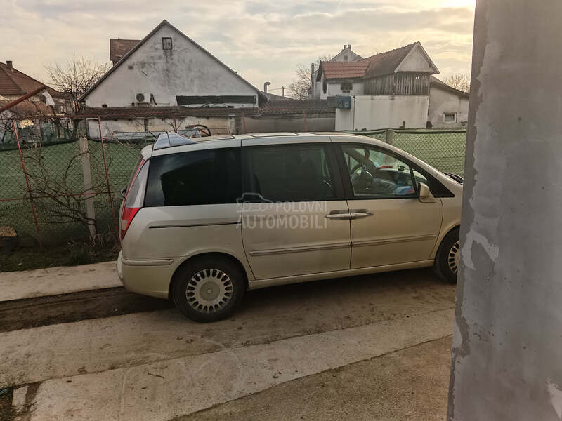 Lancia Phedra 