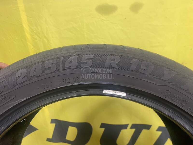 Semperit 245/45 R19 Letnja