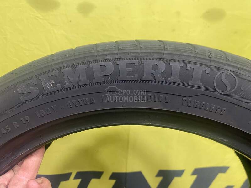 Semperit 245/45 R19 Letnja