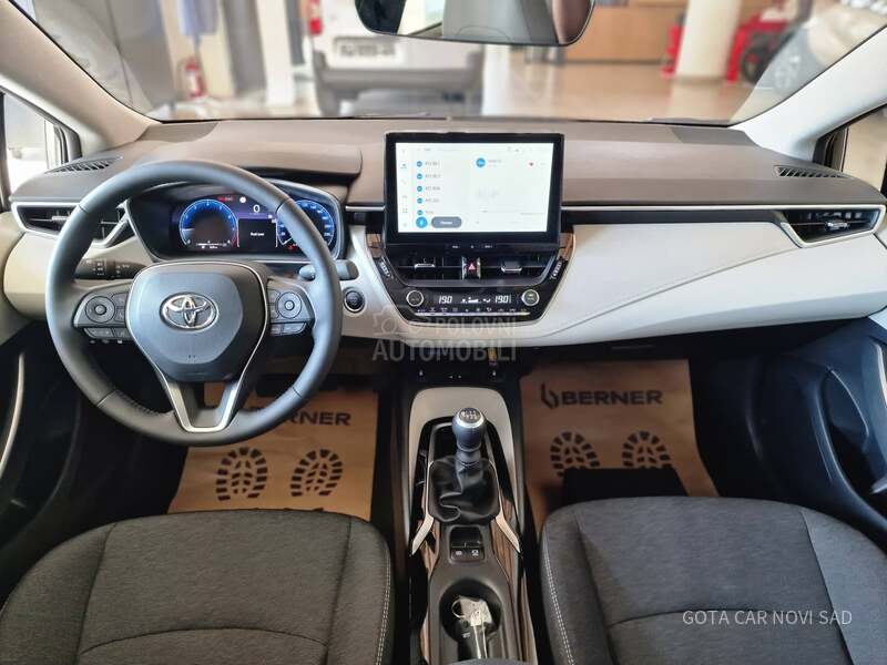 Toyota Corolla 1.5 VVT-i  M/T6 SOL