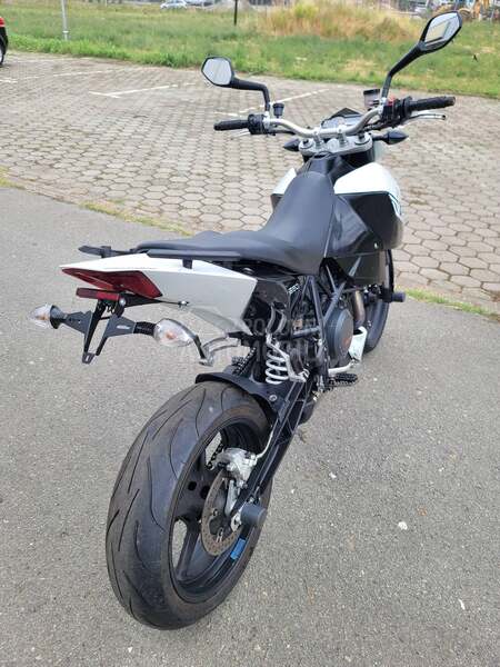 KTM Duke 690