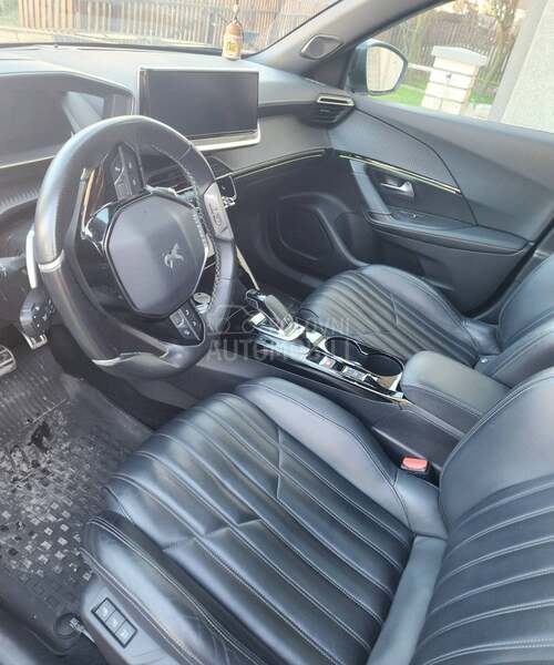 Peugeot 2008 1,5 GT line BLACK ED