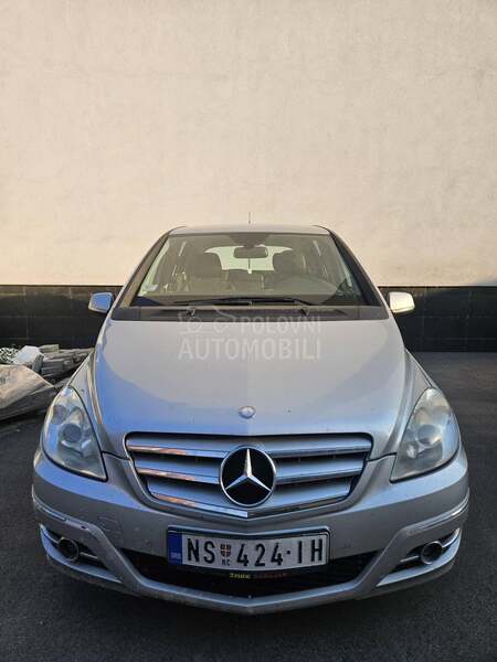 Mercedes Benz B 200 