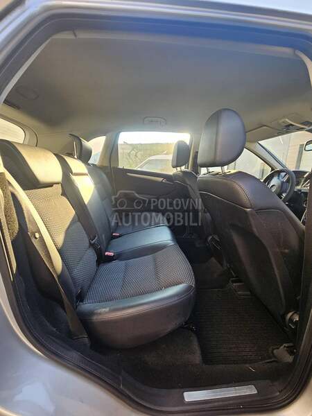 Mercedes Benz B 200 