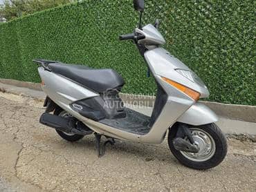 Honda lead 100