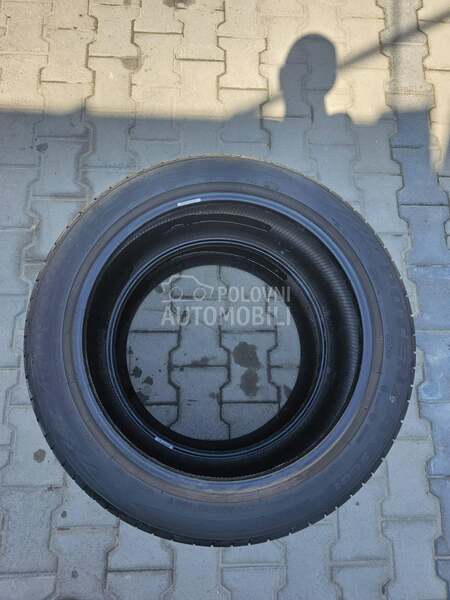 Bridgestone 245/45 R19 Letnja