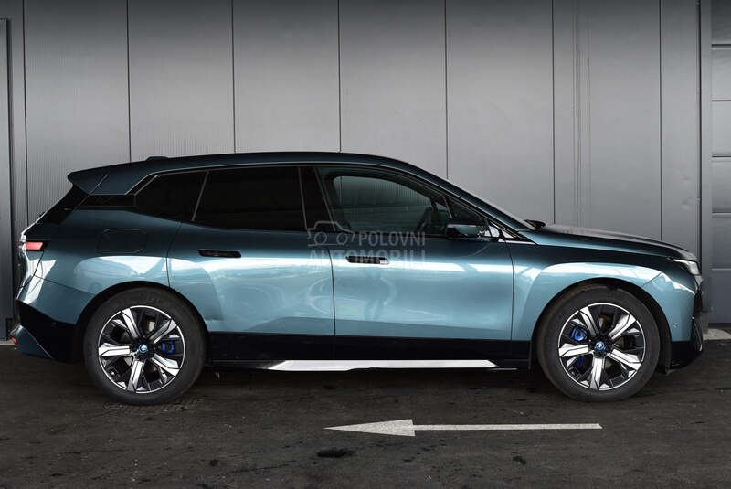 BMW iX xDrive 40