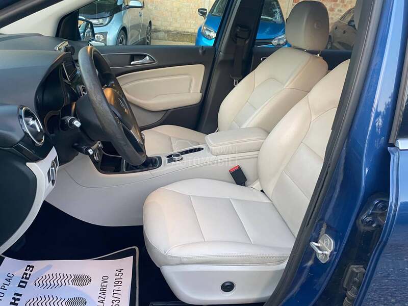 Mercedes Benz B 180 