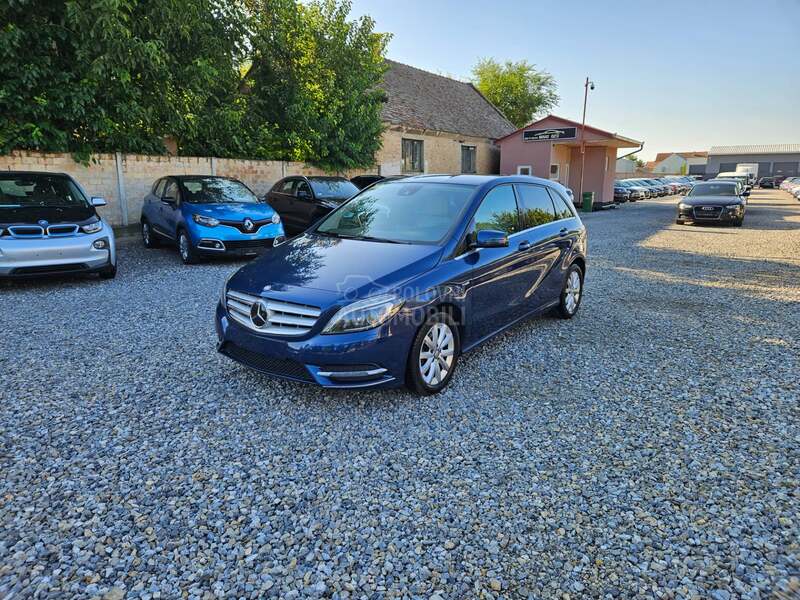 Mercedes Benz B 180 