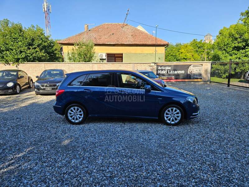 Mercedes Benz B 180 