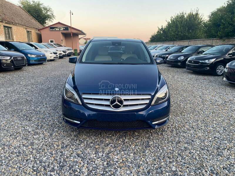 Mercedes Benz B 180 