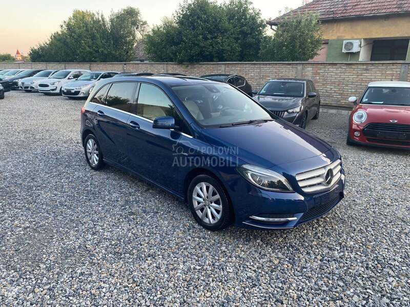 Mercedes Benz B 180 