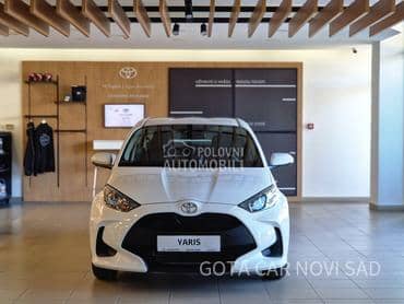 Toyota Yaris 1.5 HEV E-CVT LUNA