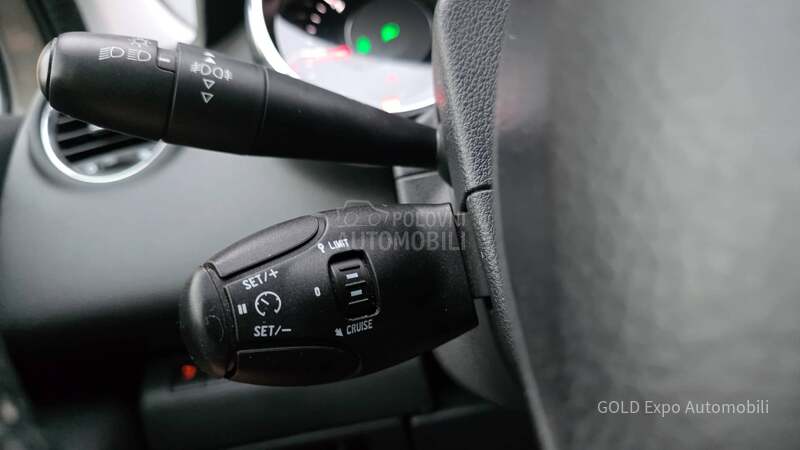 Peugeot 3008 1.6 HDi PREMIUM GOLD