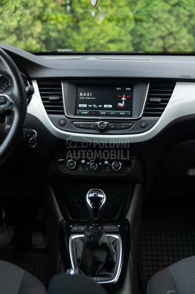 Opel Crossland X  DESIGN TECH/1.2 83