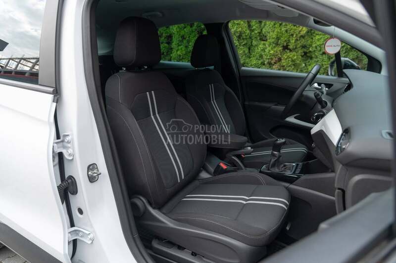 Opel Crossland X  DESIGN TECH/1.2 83