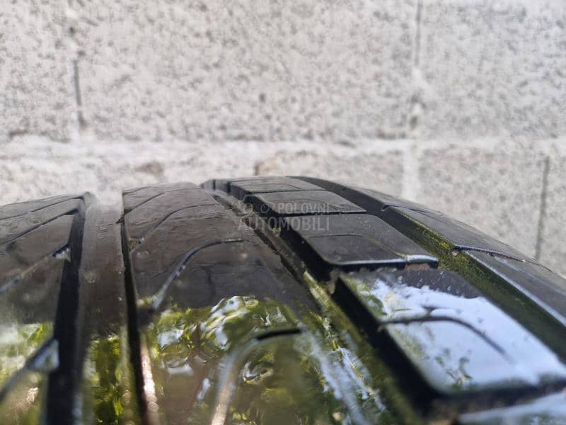 Pirelli 235/45 R17 Letnja