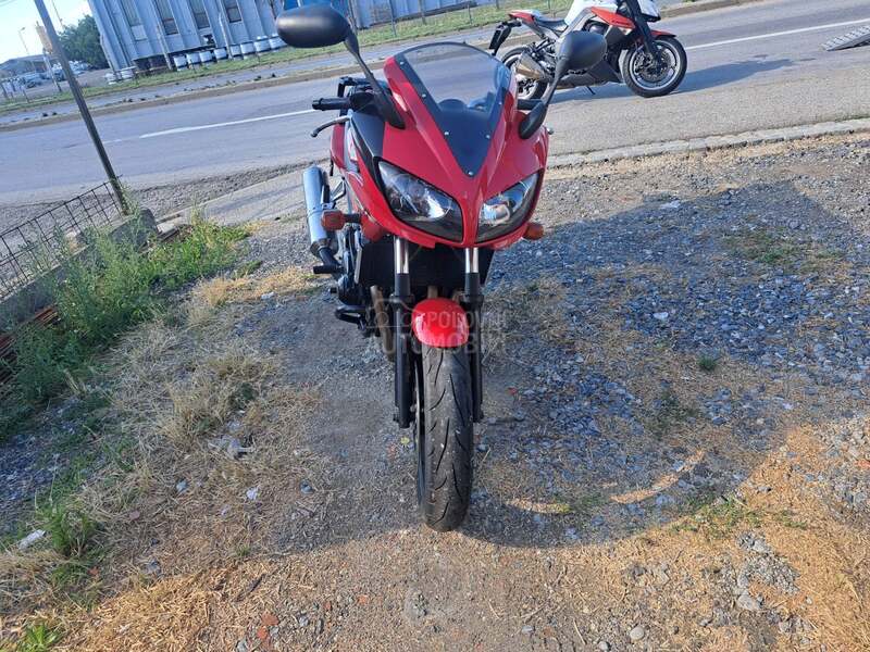 Yamaha Fazer 600