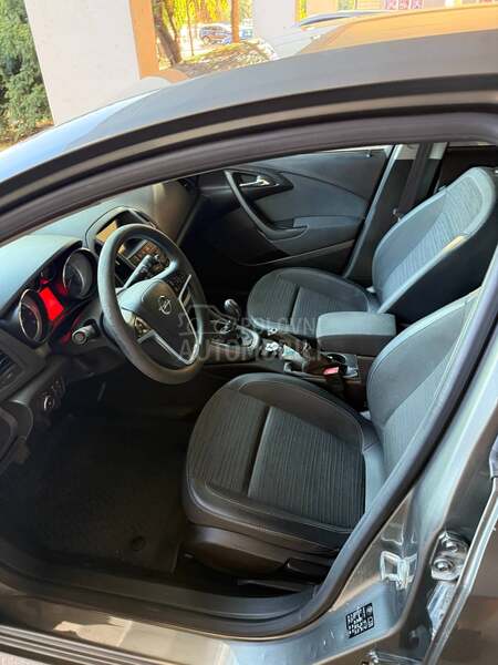 Opel Astra J 1.6