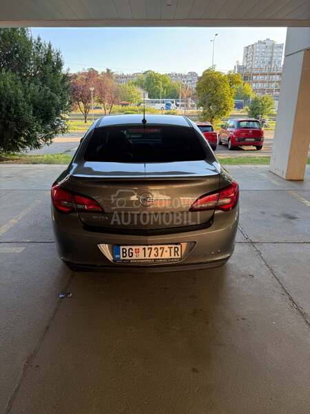 Opel Astra J 1.6