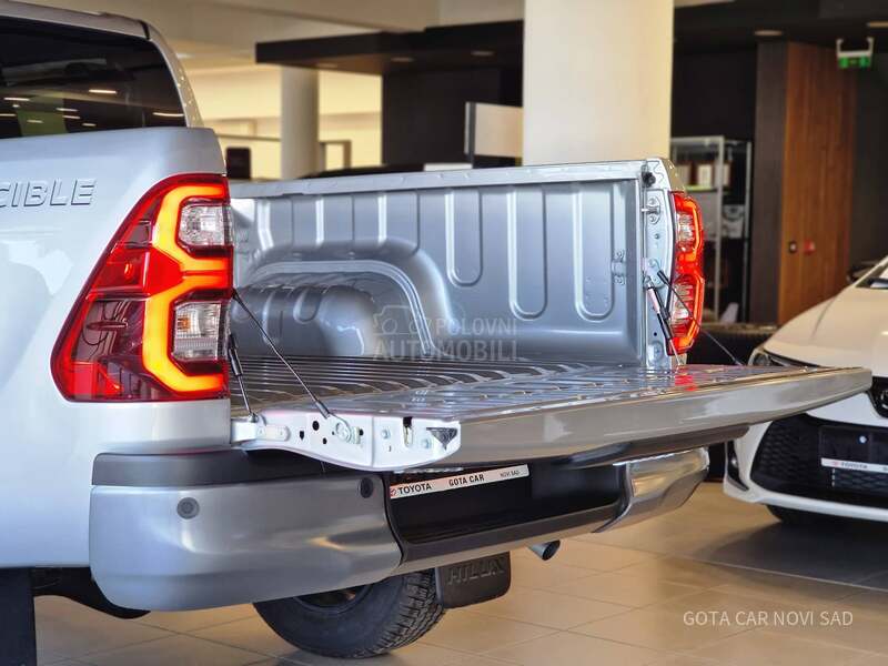 Toyota Hilux 2.8 D-4D INVINCIBLE