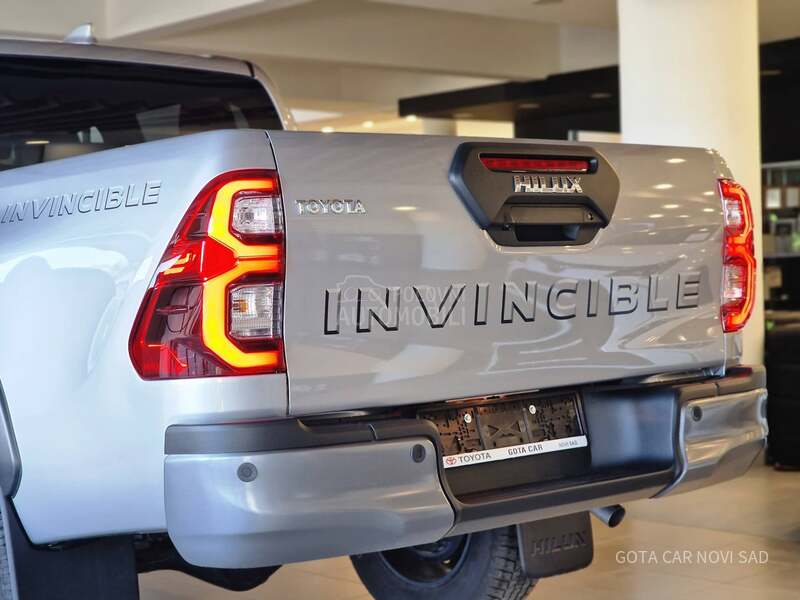 Toyota Hilux 2.8 D-4D INVINCIBLE