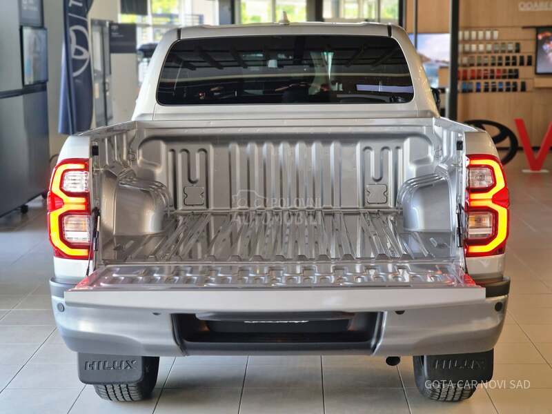 Toyota Hilux 2.8 D-4D INVINCIBLE
