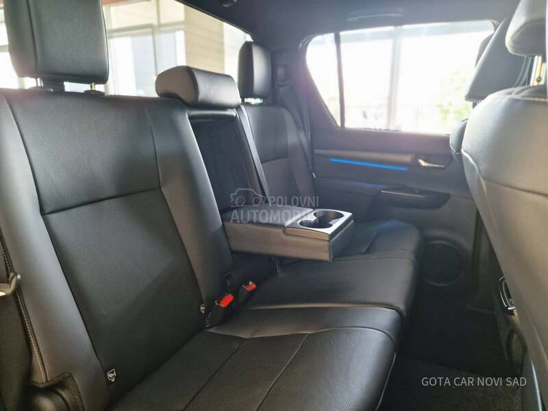 Toyota Hilux 2.8 D-4D INVINCIBLE