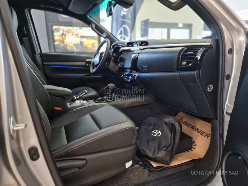 Toyota Hilux 2.8 D-4D INVINCIBLE