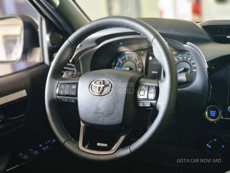 Toyota Hilux 2.8 D-4D INVINCIBLE