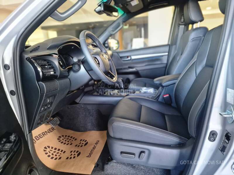 Toyota Hilux 2.8 D-4D INVINCIBLE