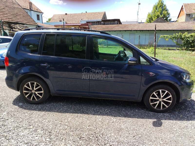 Volkswagen Touran 1.6 tdi  A.U.T.