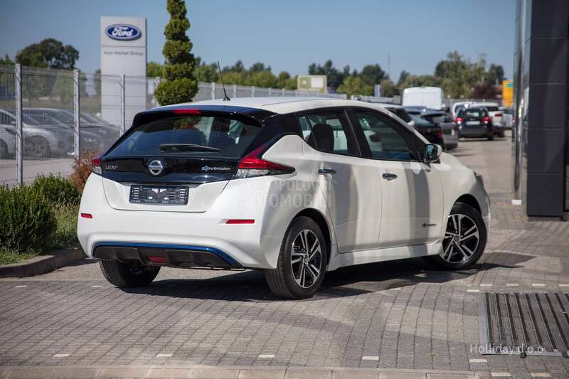 Nissan Leaf Electric Nav Kam