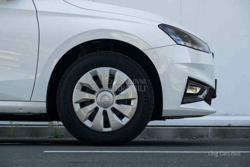 Škoda Fabia Essence 1.0 MPI