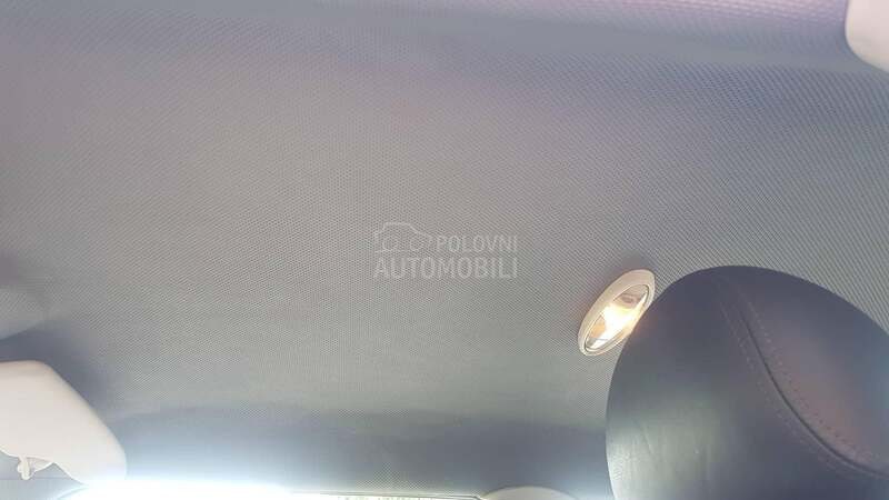 MINI Cooper on