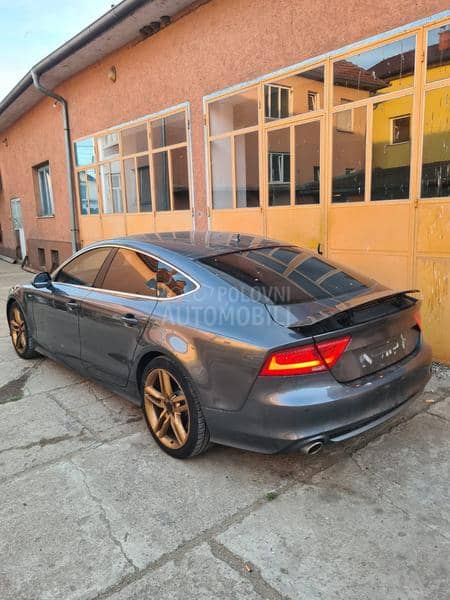 Audi A7 -  kompletan auto u delovima
