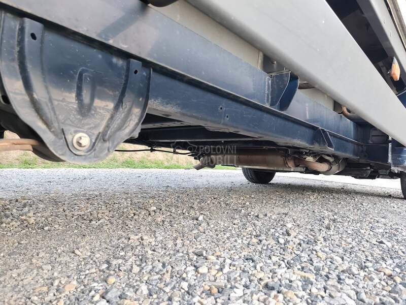 Peugeot Boxer /NOVI SERVISI/