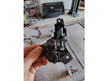 F10 MEHANIZAM NASLONA ZA RUKU za BMW Serija 5