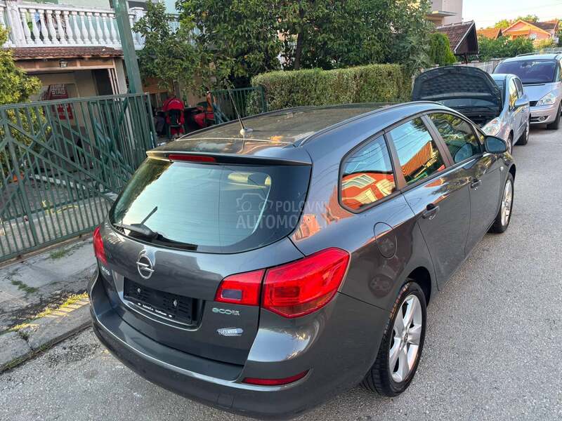 Opel Astra J 1.4 CH