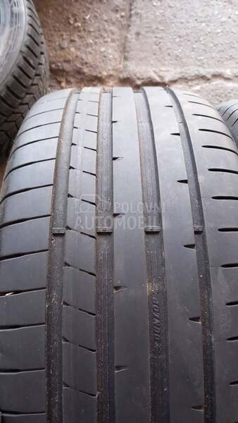 Dunlop 235/45 R17 Letnja