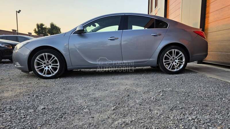 Opel Insignia 2.0 CDTi SPORT-XENON