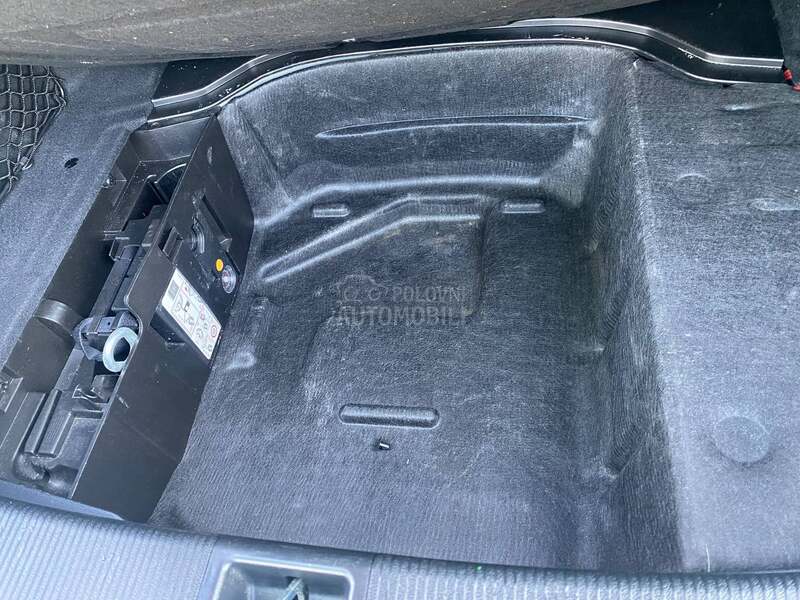 Mercedes Benz E 220 