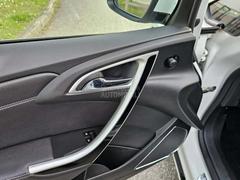 Opel Astra J GTC 1.4T  CH