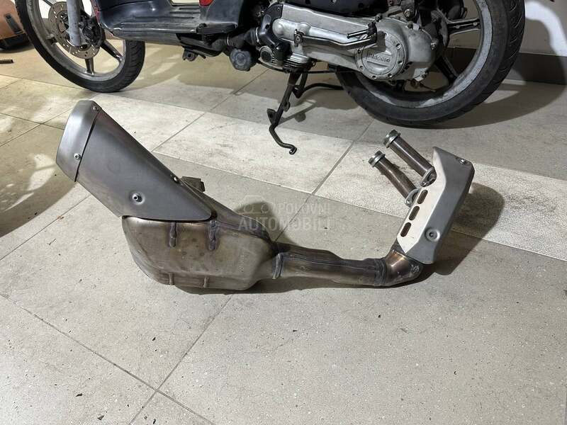 Fabrički auspuh za mt-07