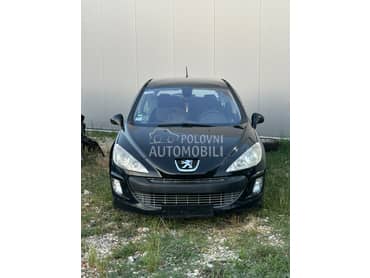 prednji branik za Peugeot 308 od 2007. do 2010. god.