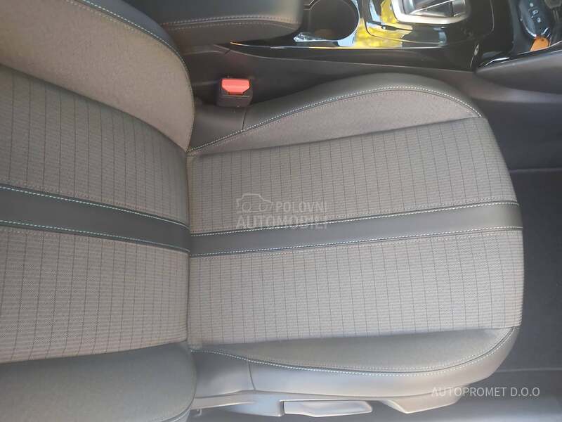 Peugeot 2008 Allure 1.2T AT