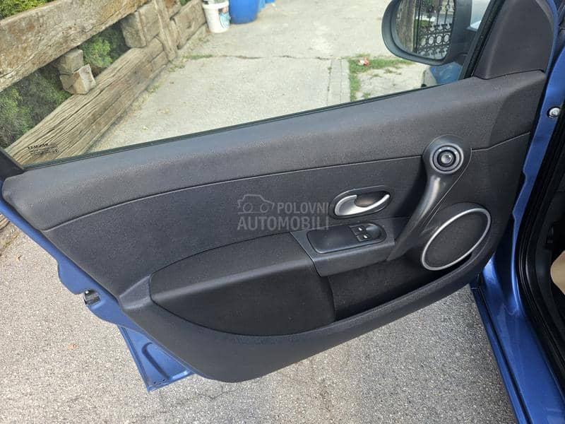 Renault Clio 1.2 anniversary